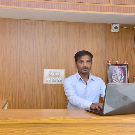 Shreyas Residency Hotel Мисор Екстериор снимка